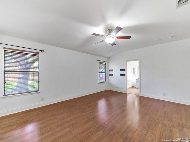 9807 SANDIE, Helotes, TX 78023