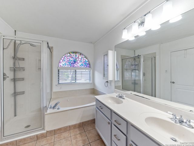 9807 SANDIE, Helotes, TX 78023