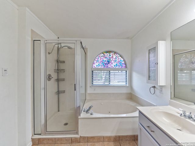 9807 SANDIE, Helotes, TX 78023