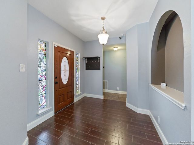 9807 SANDIE, Helotes, TX 78023