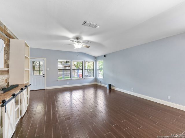 9807 SANDIE, Helotes, TX 78023