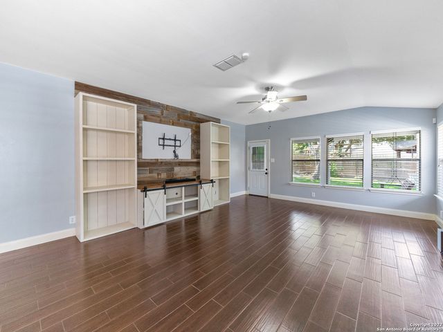 9807 SANDIE, Helotes, TX 78023