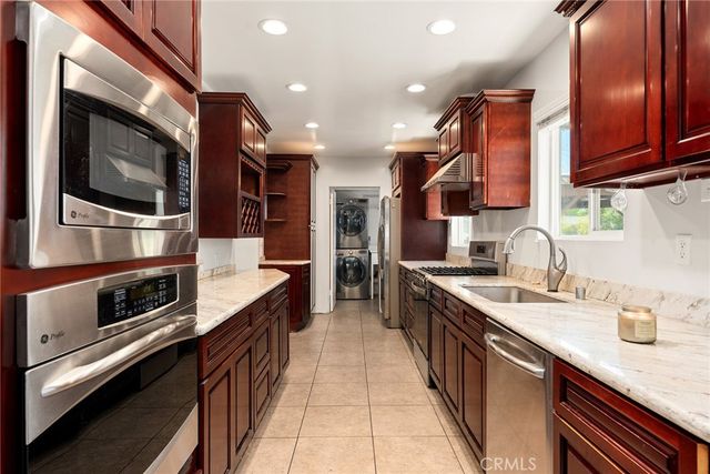 13042 Aetna Street, Valley Glen, CA 91401