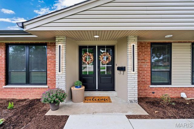 1670 Bennett Avenue, Warson Woods, MO 63122