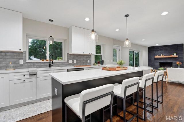 1670 Bennett Avenue, Warson Woods, MO 63122