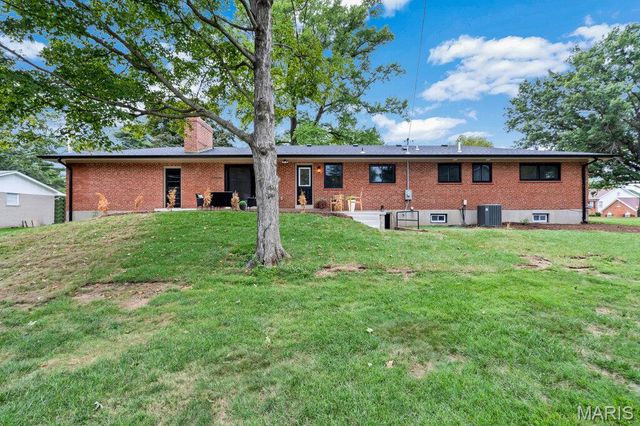 1670 Bennett Avenue, Warson Woods, MO 63122