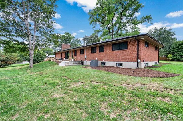 1670 Bennett Avenue, Warson Woods, MO 63122