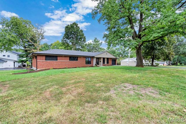 1670 Bennett Avenue, Warson Woods, MO 63122