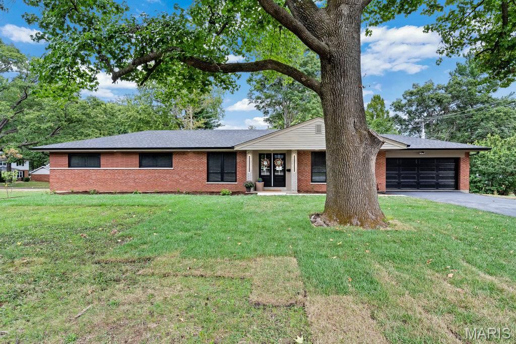 1670 Bennett Avenue, Warson Woods, MO 63122