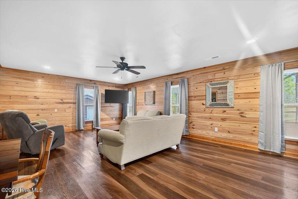 Image 6 of property listing at 765 George II Highway SE, Winnabow, NC 28479