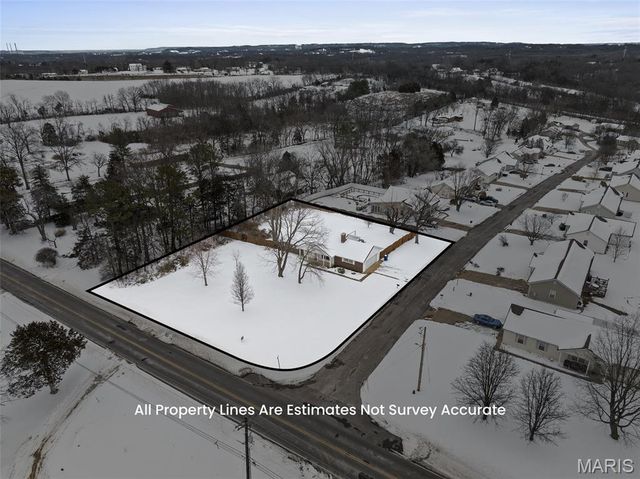 393 Martin Field Court, Villa Ridge, MO 63089