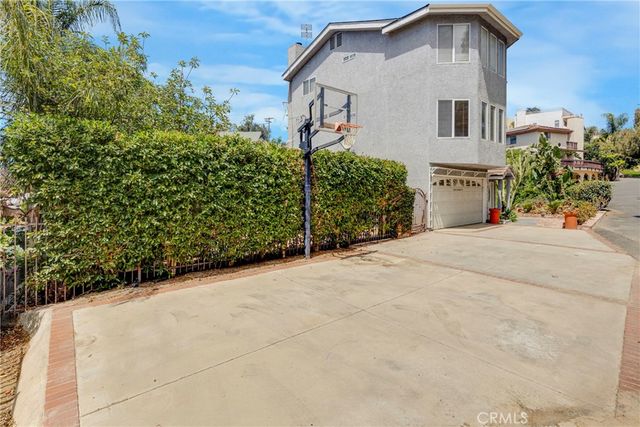 21492 Arapahoe Trail, Chatsworth, CA 91311