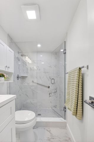 427 Pine Glen Lane C2, Greenacres, FL 33463