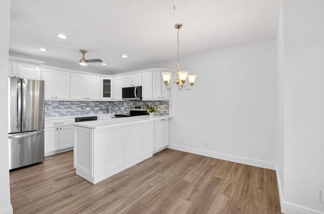 427 Pine Glen Lane C2, Greenacres, FL 33463