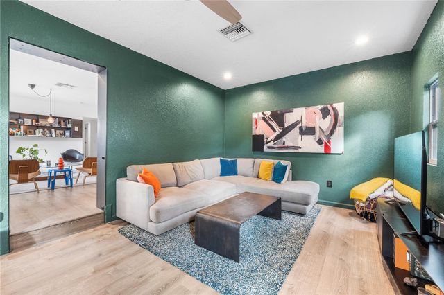 3018 E JEAN STREET, Tampa, FL 33610