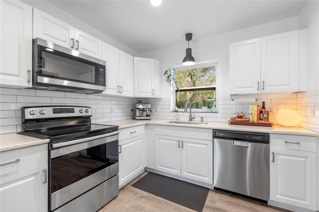 3018 E JEAN STREET, Tampa, FL 33610