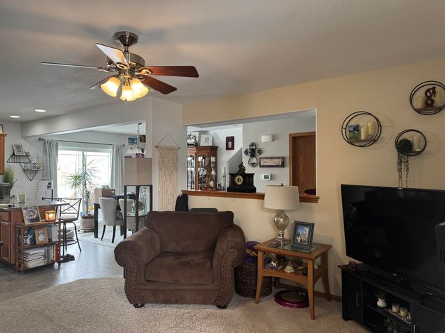 1113 Amelia Dr Unit 1, Cedar Falls, IA 50613