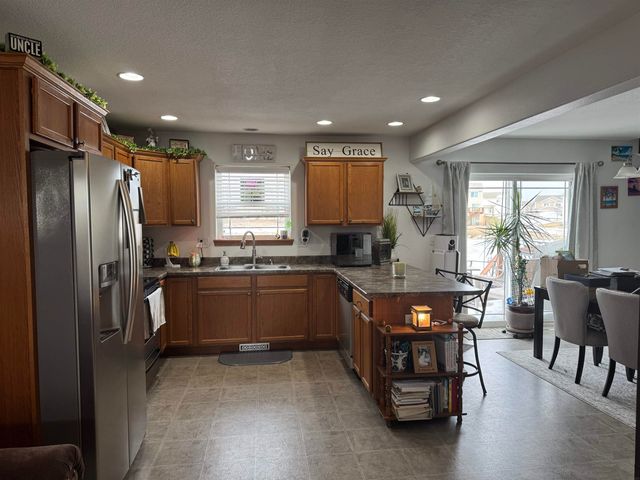 1113 Amelia Dr Unit 1, Cedar Falls, IA 50613