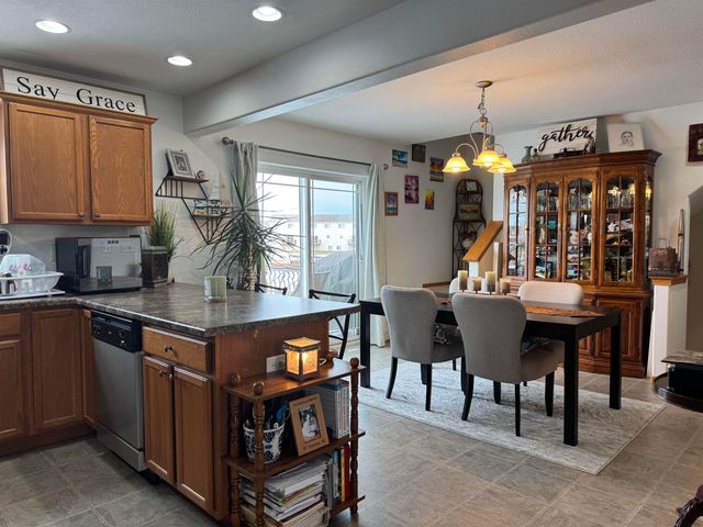 1113 Amelia Dr Unit 1, Cedar Falls, IA 50613