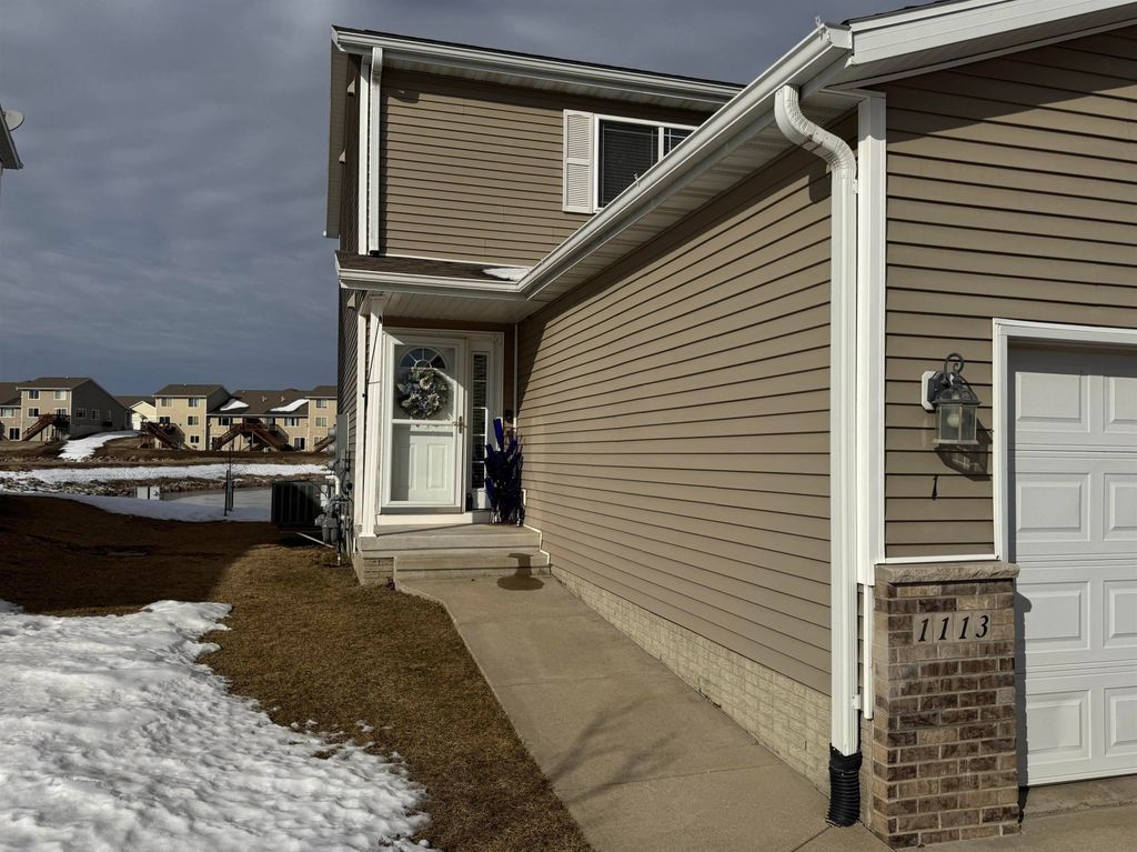 1113 Amelia Dr Unit 1, Cedar Falls, IA 50613