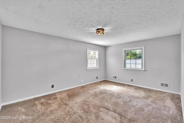 7703 Sunbury Ln, Louisville, KY 40220