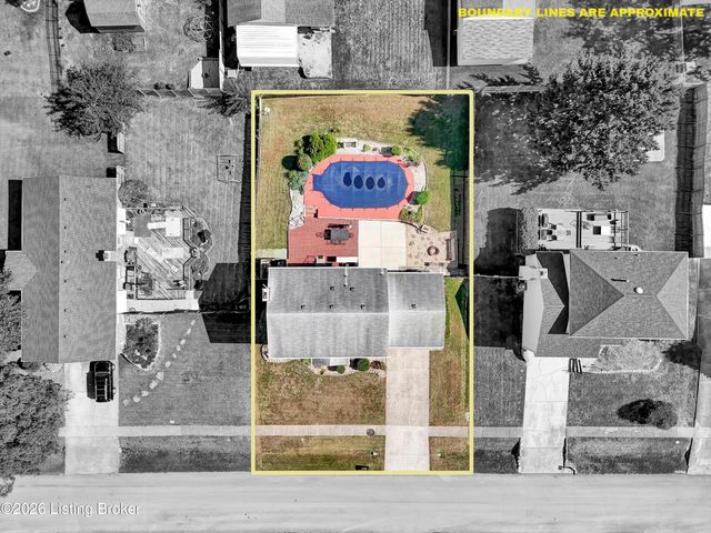 7703 Sunbury Ln, Louisville, KY 40220