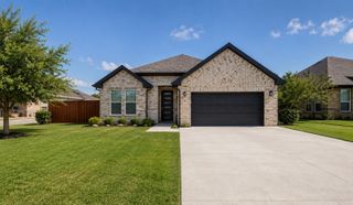900 Marcellus Court, Arlington, TX 76011