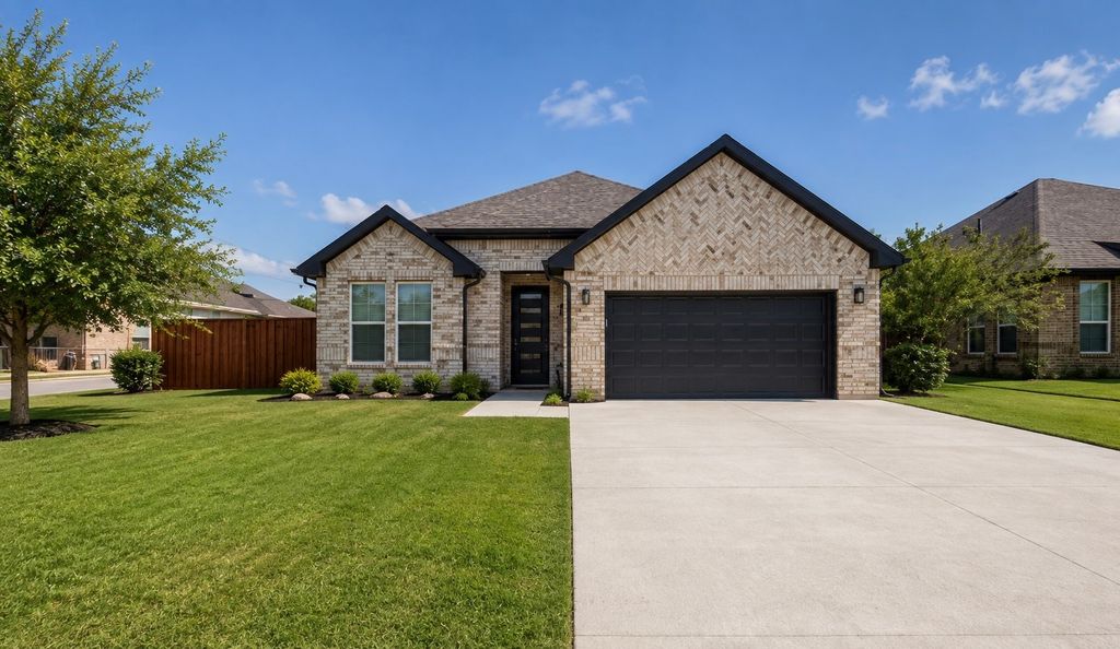 900 Marcellus Court, Arlington, TX 76011