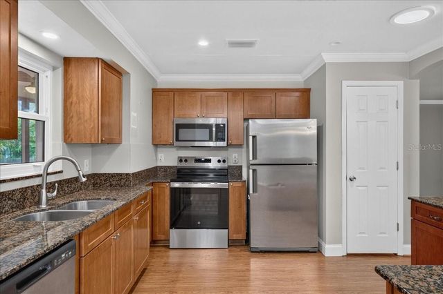 1221 E LIME STREET, Tarpon Springs, FL 34689