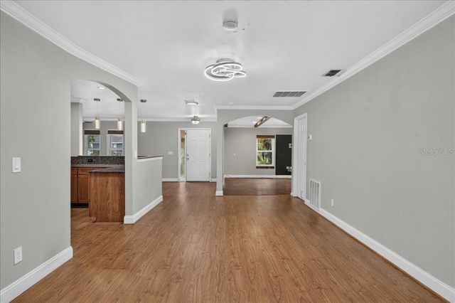 1221 E LIME STREET, Tarpon Springs, FL 34689