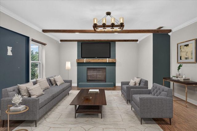 1221 E LIME STREET, Tarpon Springs, FL 34689