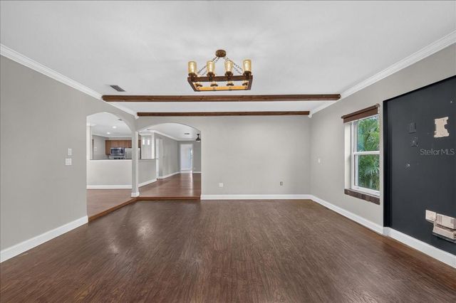 1221 E LIME STREET, Tarpon Springs, FL 34689