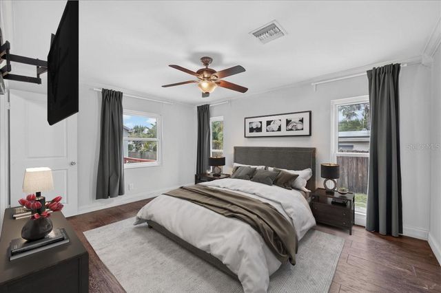 1221 E LIME STREET, Tarpon Springs, FL 34689