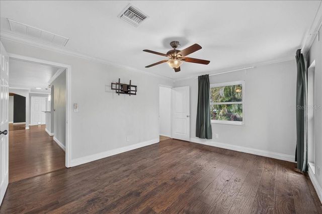 1221 E LIME STREET, Tarpon Springs, FL 34689