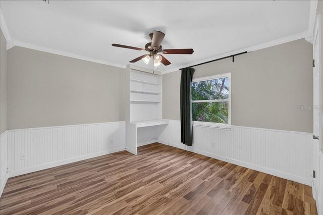 1221 E LIME STREET, Tarpon Springs, FL 34689