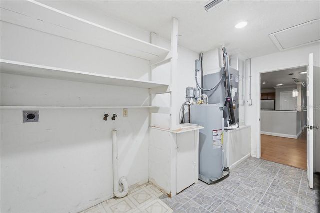 1221 E LIME STREET, Tarpon Springs, FL 34689