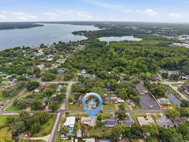 1221 E LIME STREET, Tarpon Springs, FL 34689