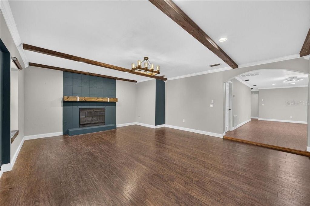 Image 19 of property listing at 1221 E LIME STREET, Tarpon Springs, FL 34689