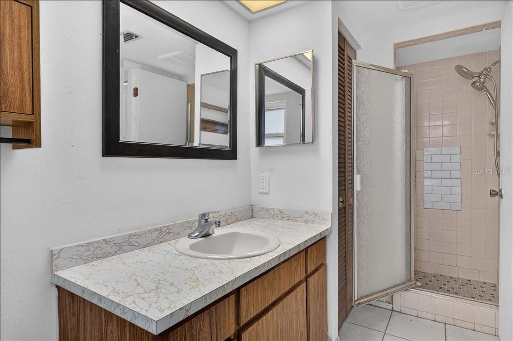 Image 25 of property listing at 1221 E LIME STREET, Tarpon Springs, FL 34689