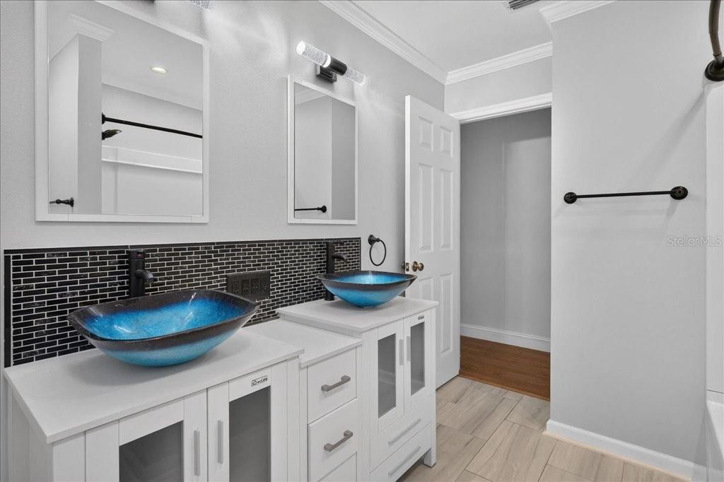 Image 29 of property listing at 1221 E LIME STREET, Tarpon Springs, FL 34689