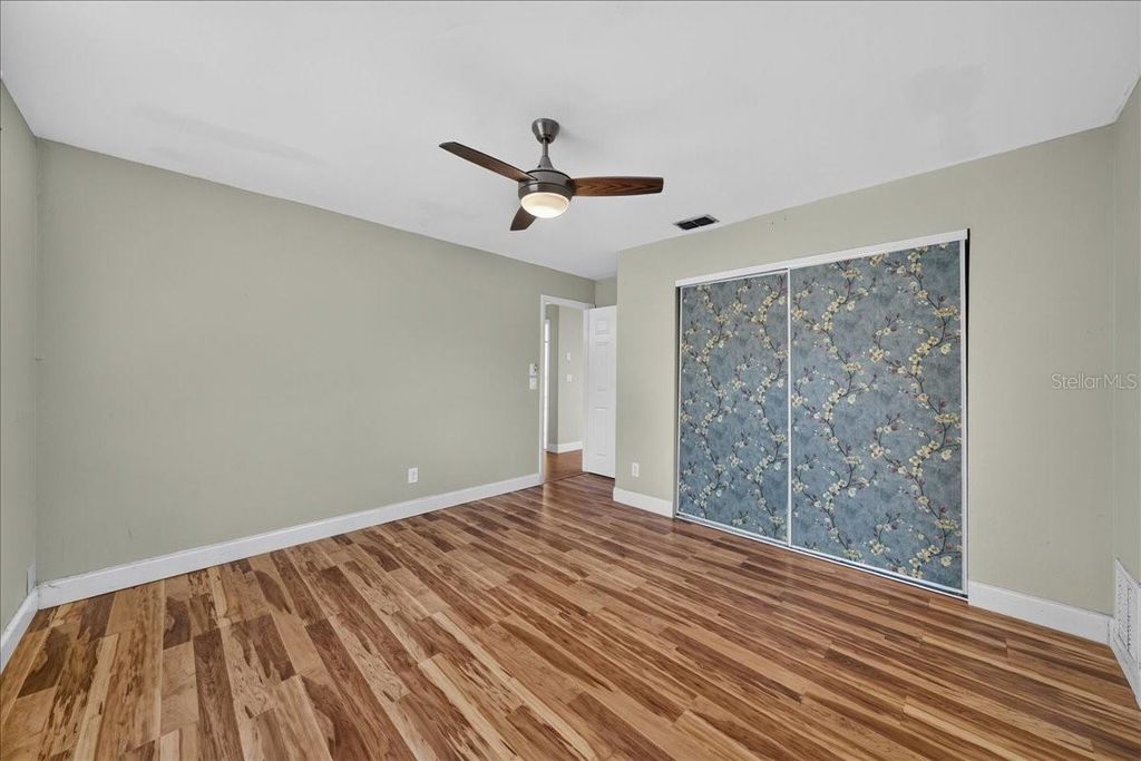 Image 31 of property listing at 1221 E LIME STREET, Tarpon Springs, FL 34689