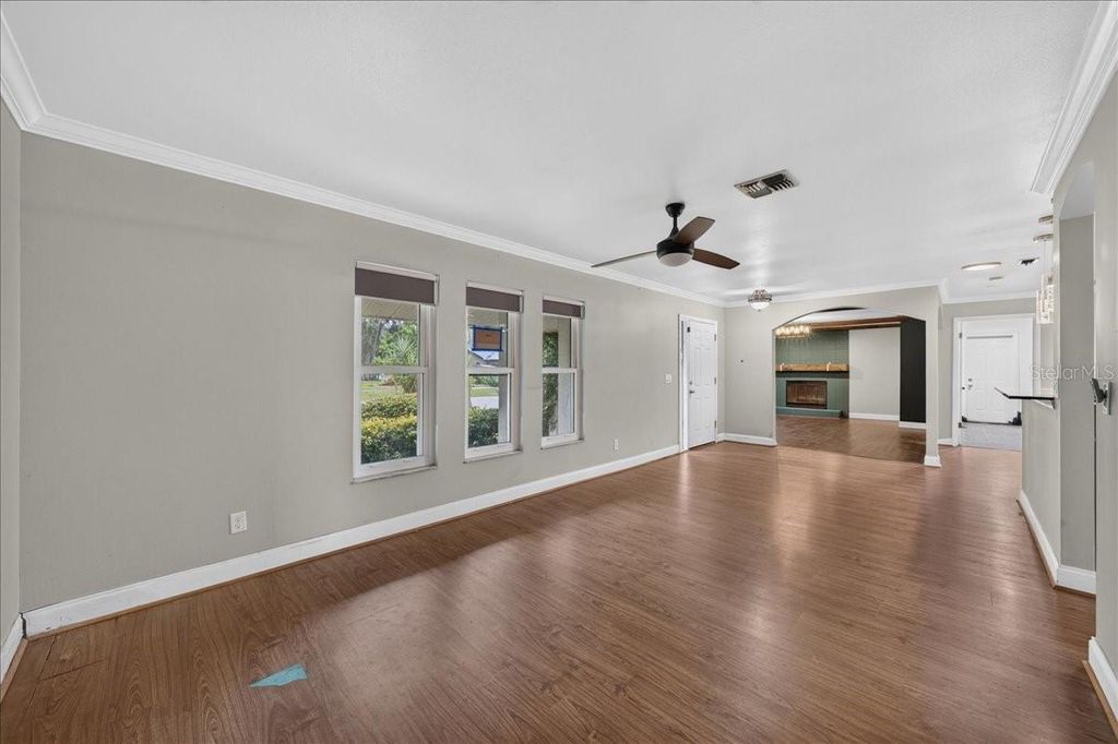Image 7 of property listing at 1221 E LIME STREET, Tarpon Springs, FL 34689