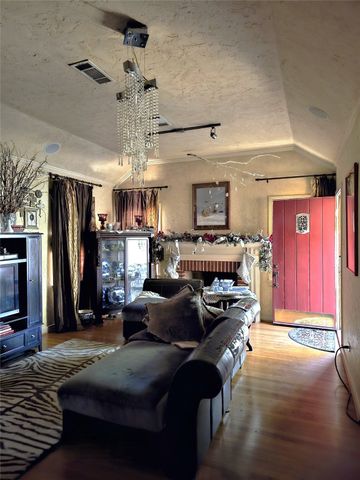 122 E 7th Street, Lancaster, TX 75146