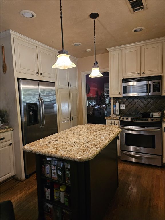 122 E 7th Street, Lancaster, TX 75146