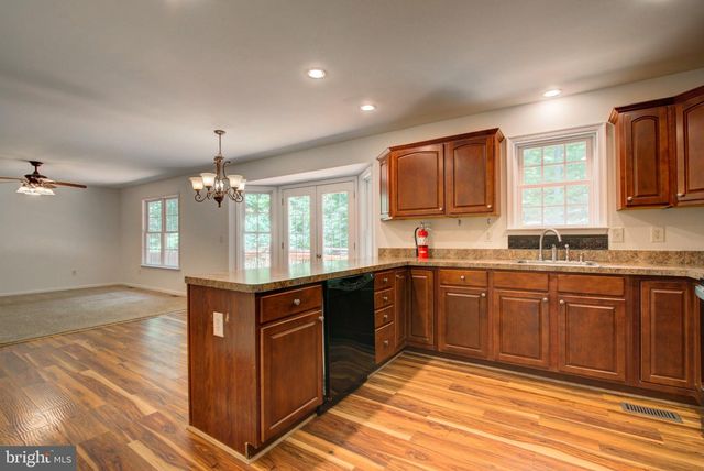 228 WARNER LN, Hedgesville, WV 25427