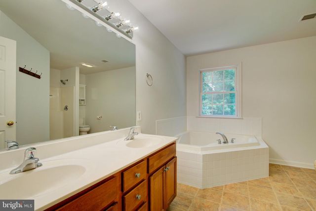 228 WARNER LN, Hedgesville, WV 25427
