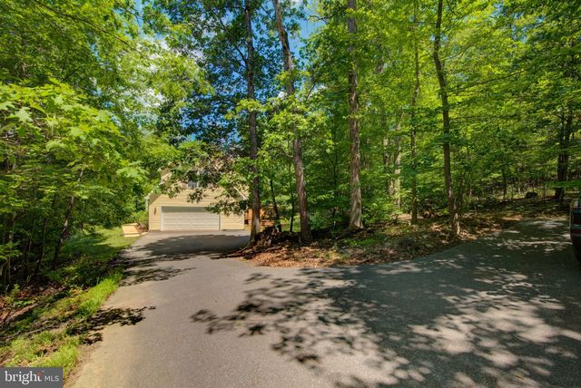 228 WARNER LN, Hedgesville, WV 25427