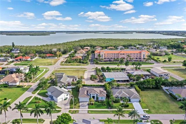 1889 Bahama AVE, Marco Island, FL 34145