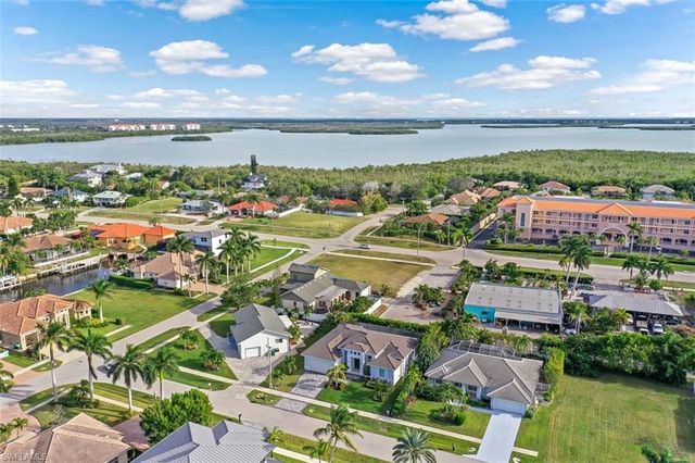 1889 Bahama AVE, Marco Island, FL 34145