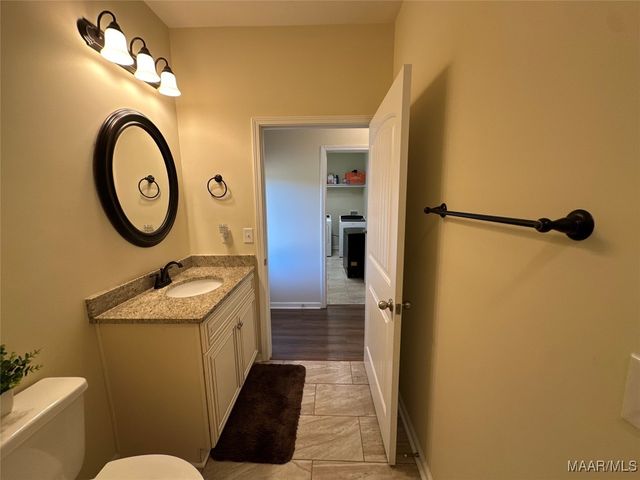 17 Indian Head Circle, Selma, AL 36701